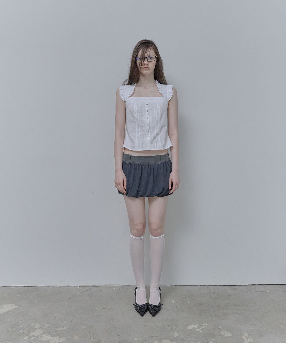 필세(PHILCE) Curve Drape Mini skirt, Dark Gray