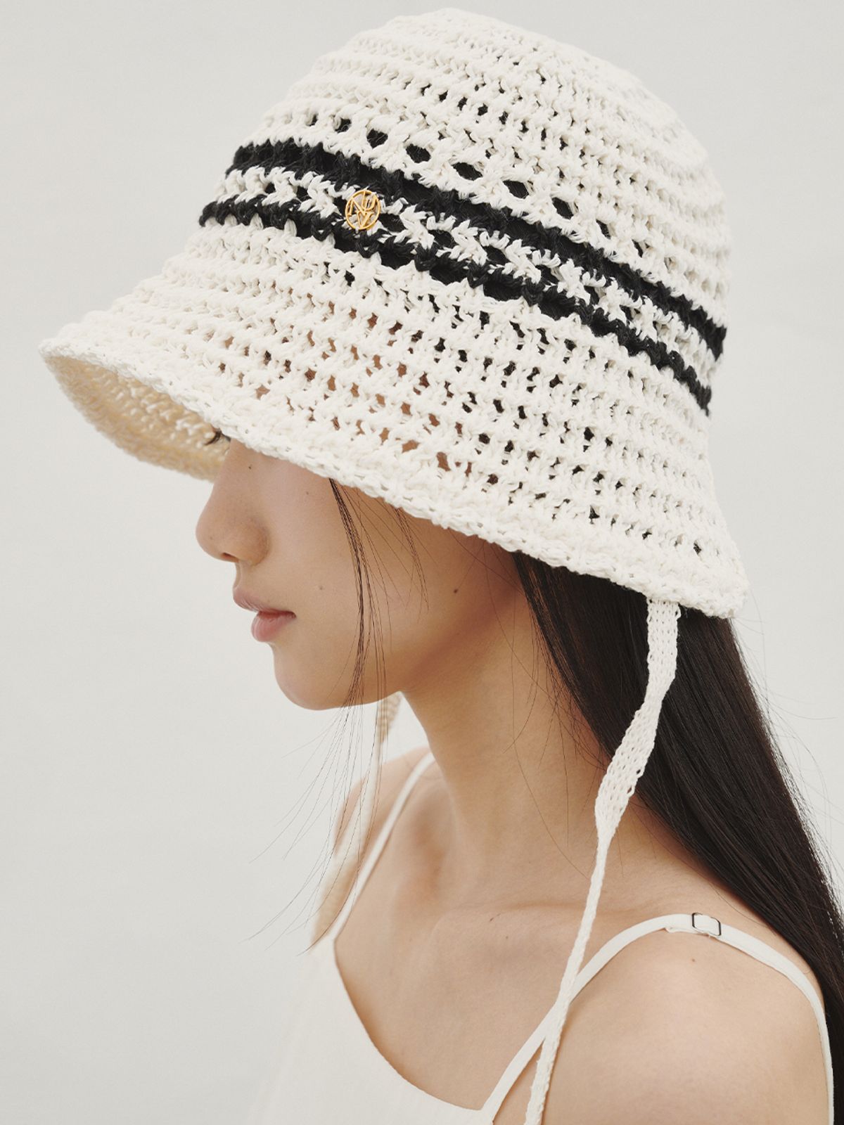 누브(NOUVE) 코튼 스트랩 버킷햇 - 아이보리 / Cotton Strap Bucket Hat - Ivory