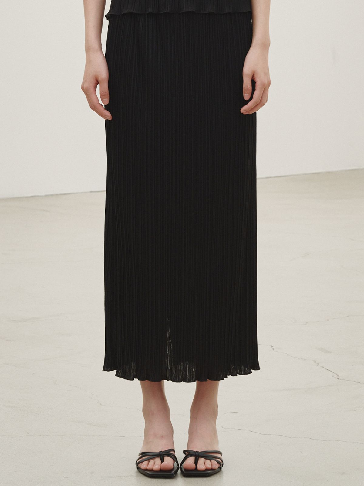 누브(NOUVE) 플리츠 롱 스커트 - 블랙 /  Pleated Long Skirt - Black