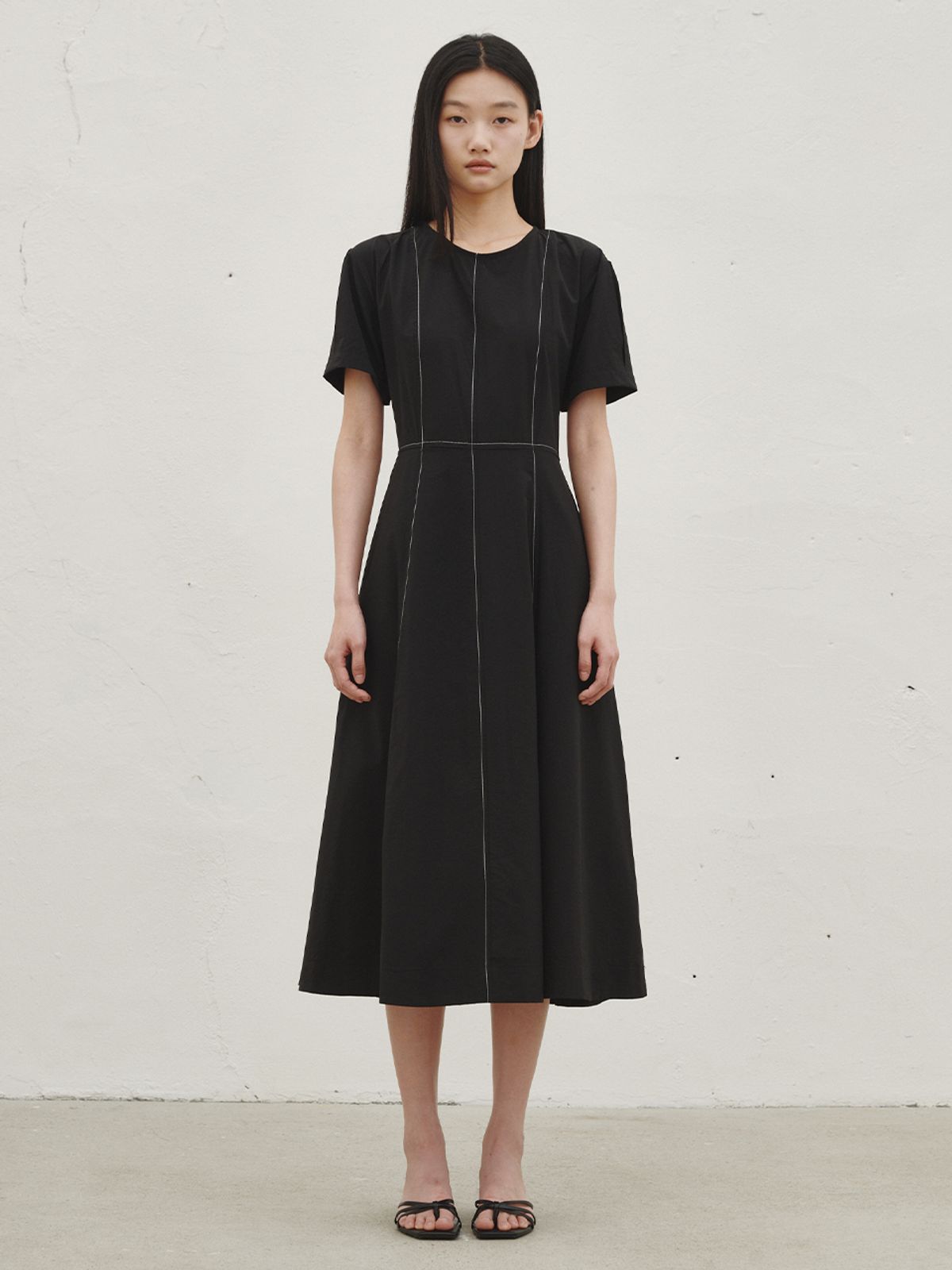 누브(NOUVE) 스티치 플레어 드레스 - 블랙  / Stitch Flare Dress - Black