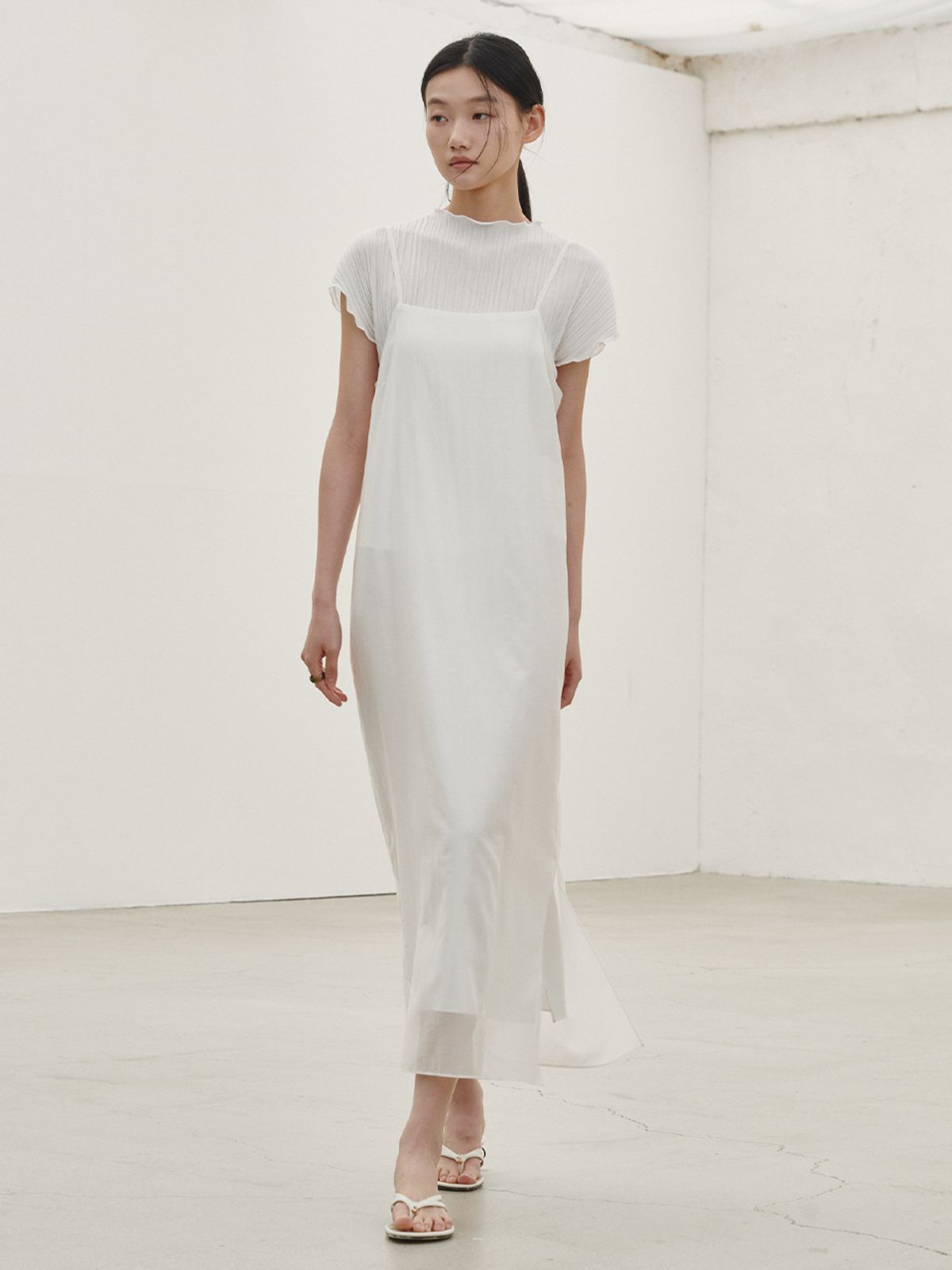 누브(NOUVE) 레이어드 슬리브리스 롱 드레스 - 화이트 / Layered Sleeveless Long Dress - White