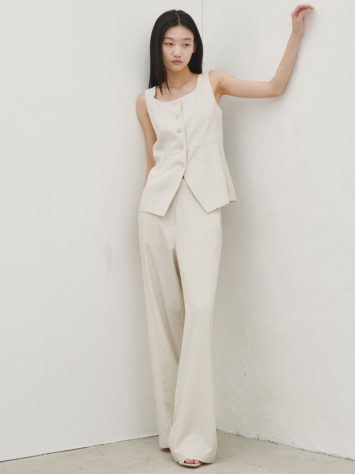 누브(NOUVE) 린넨 베스트 블라우스 셋업 - 아이보리 / Linen Vest Blouse Set up - Ivory