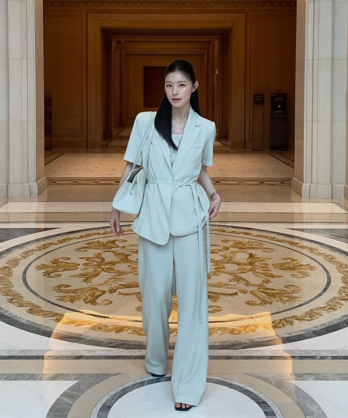 누브(NOUVE) 린넨 벨티드 자켓 셋업 - 아이보리 / Linen Belted Jacke Set up - Ivory