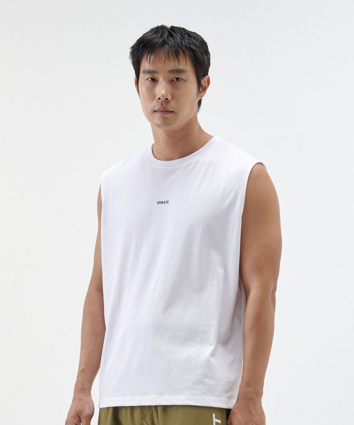라임라잇 어패럴(LIMELIGHT APPAREL) 애슬릿 백 로고 쿨링 오버사이즈 슬리브리스 (화이트/블랙)