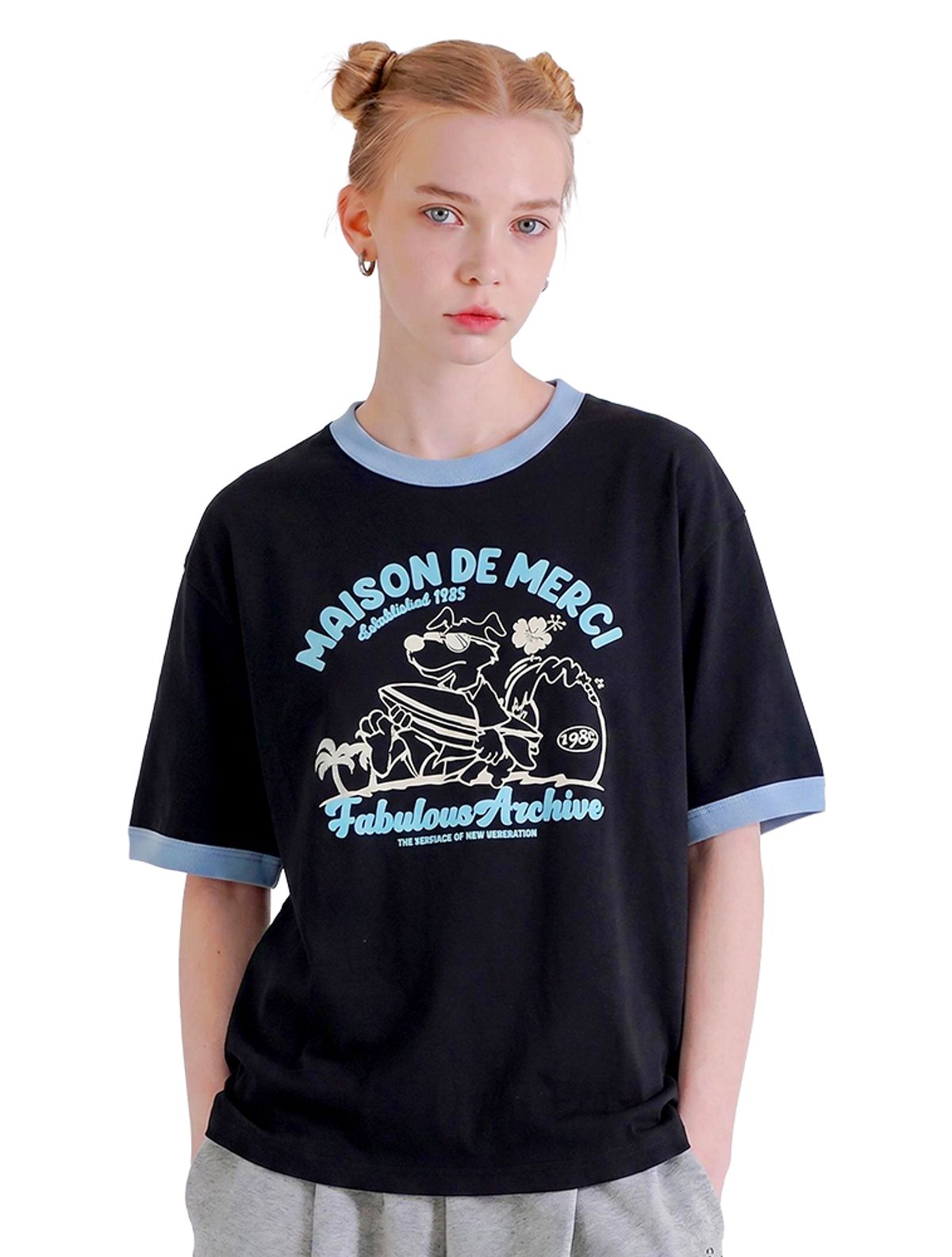 라 메종 스튜디오(LA MAISON STUDIO) UNISEX 오버핏 퍼피서핑 링거 반소매 티셔츠 블랙블루(FCE2TS401M)