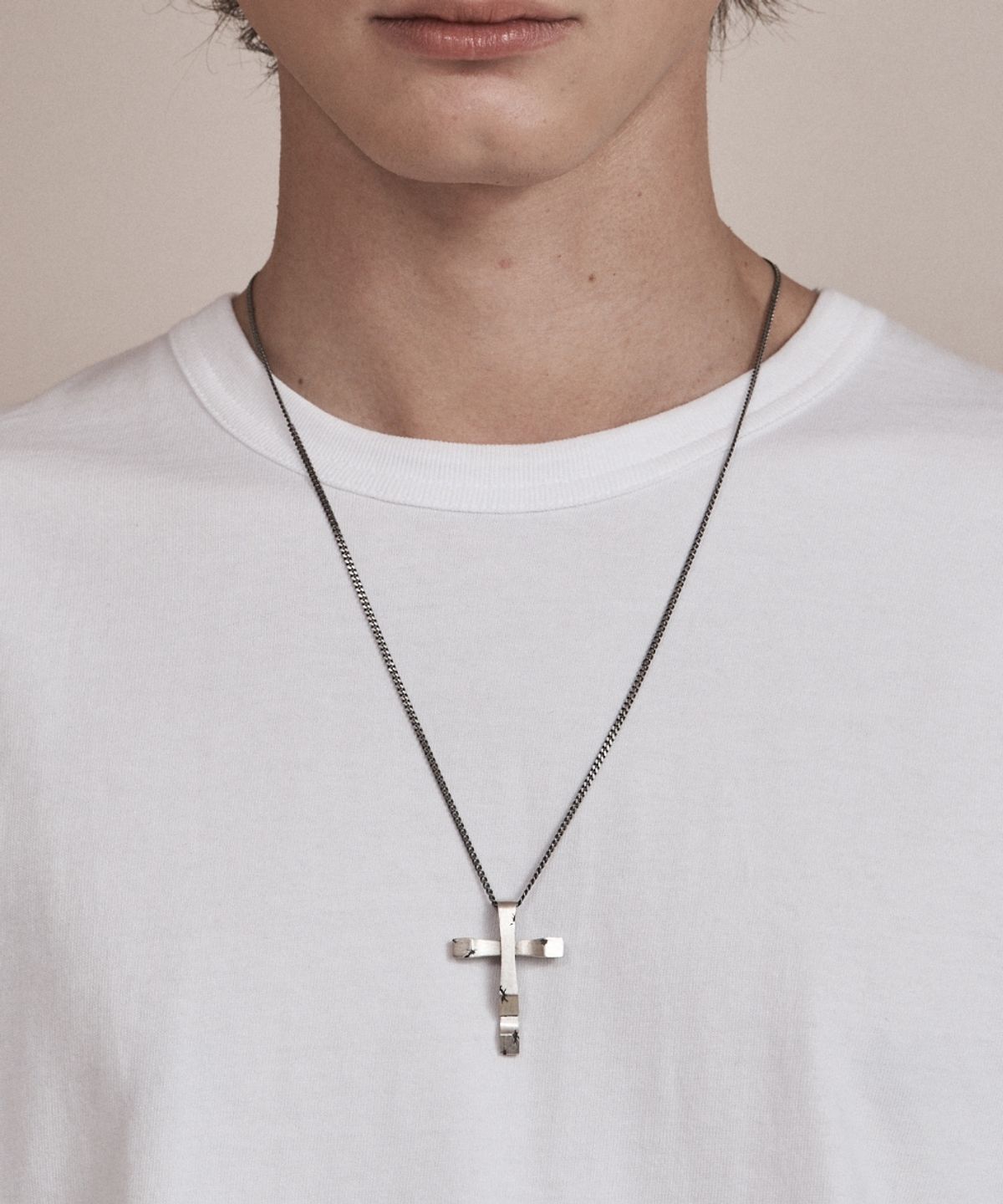더스틸룸(THESTILLROOM) [SILVER] #N2605 Crack cross necklace