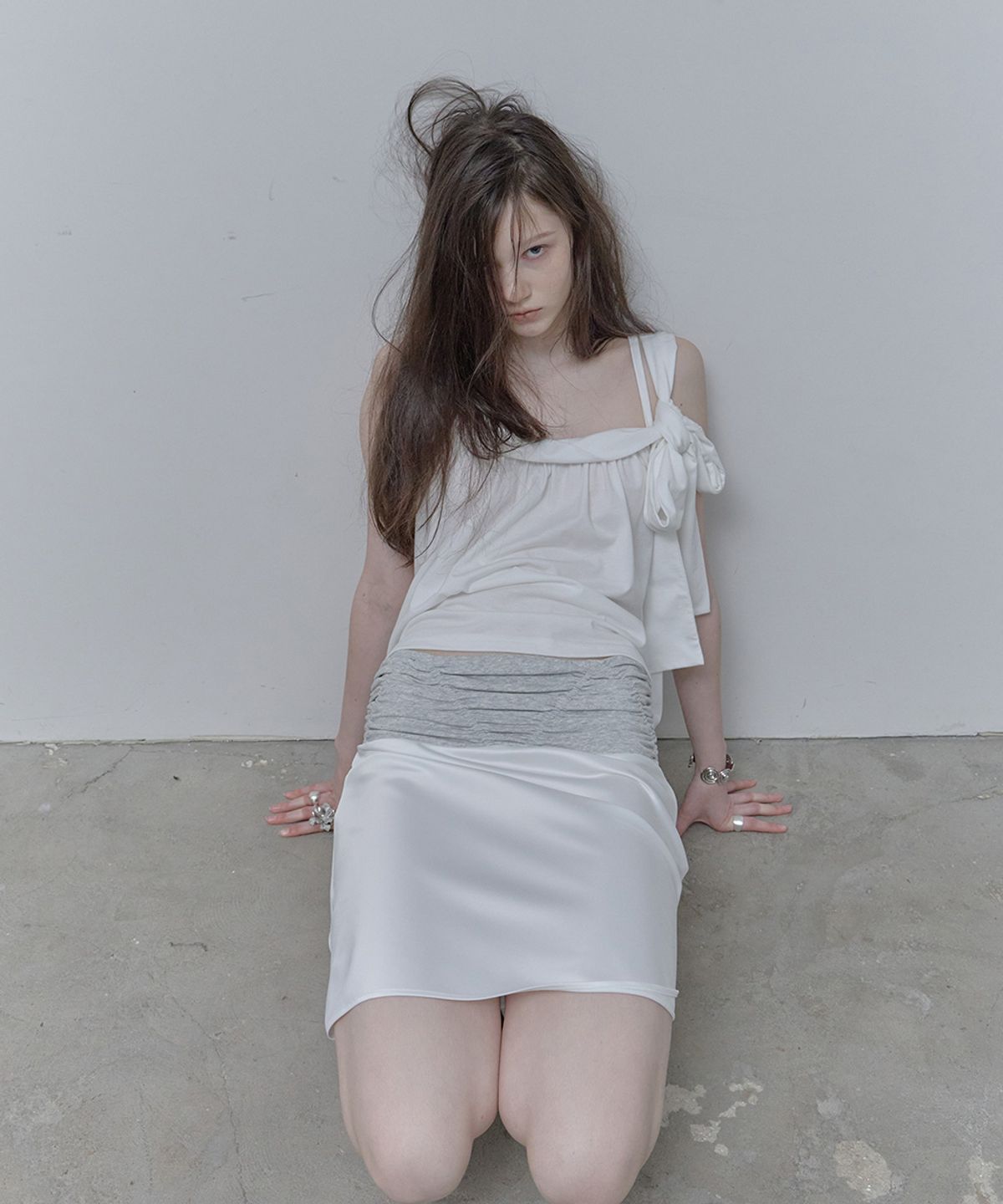 필세(PHILCE) Shirring Satin Midi Skirt, White