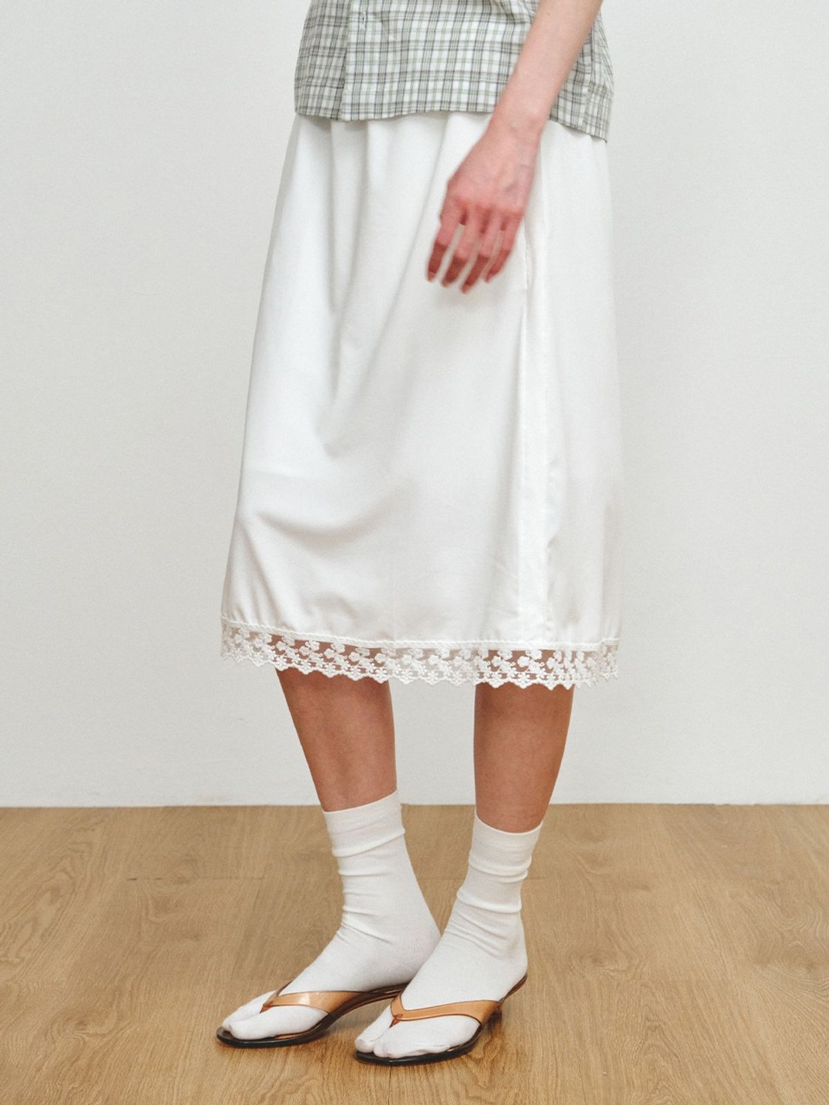 플리즈프로젝트(PLZPROJECT) LACE MIDI SKIRT, WHITE