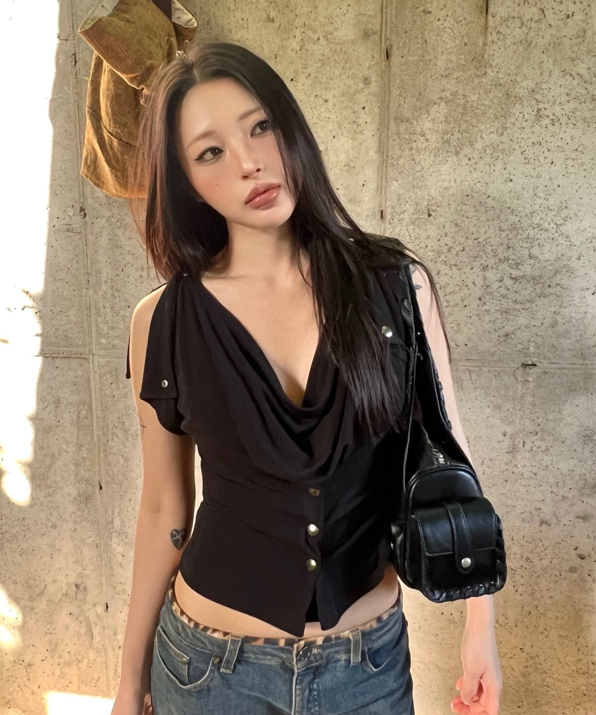 라츠유(LOTSYOU) LOTSYOU_Kendall Top BLACK