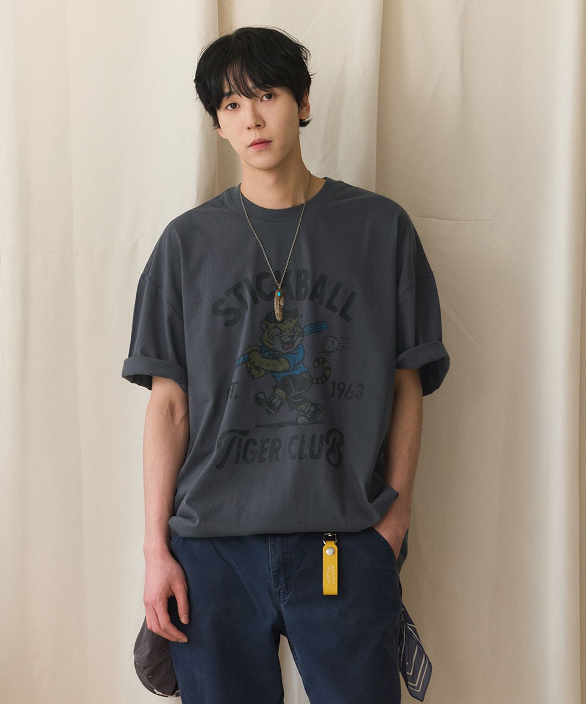 러기드하우스(RUGGED HOUSE) 스틱볼 타이거 반팔티 챠콜