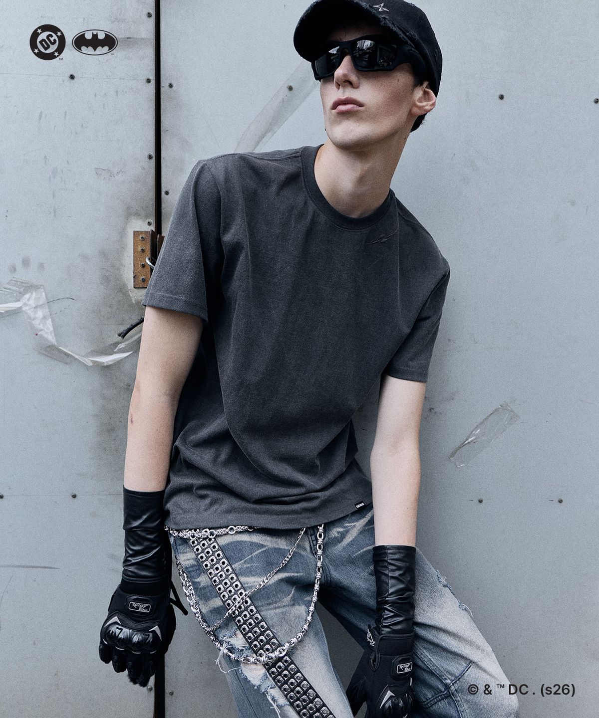 비엘알(BLR) (Batman Edition) Bat Emblem Short Sleeve Charcoal