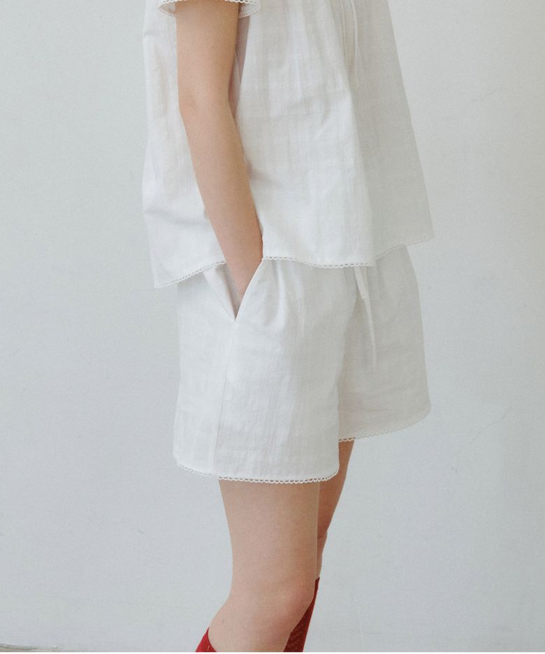 LACE TRIMMING BANDING SHORTS / WHITE