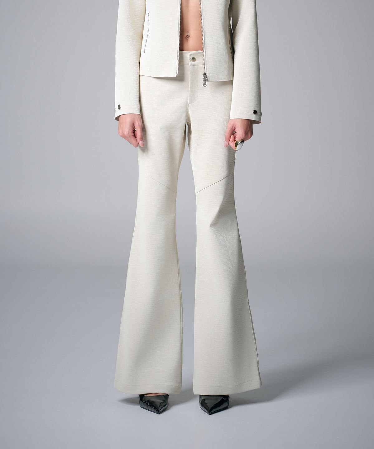 린하린(LYNHALYN) Croc Embossed Low-Rise Bootcut Pants — Ivory