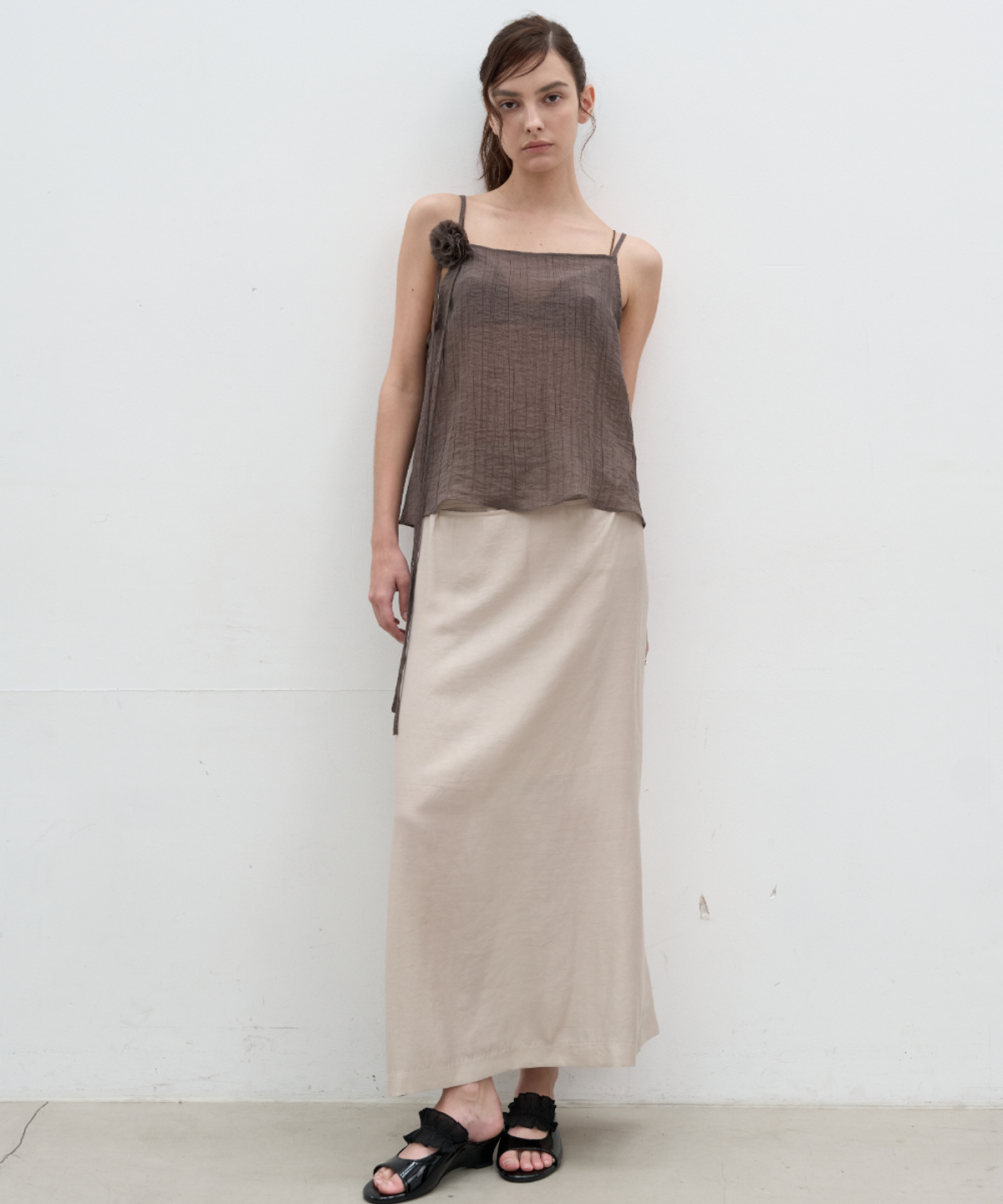 서란(SEORAN) A-Line Glossy Long Skirt_Beige