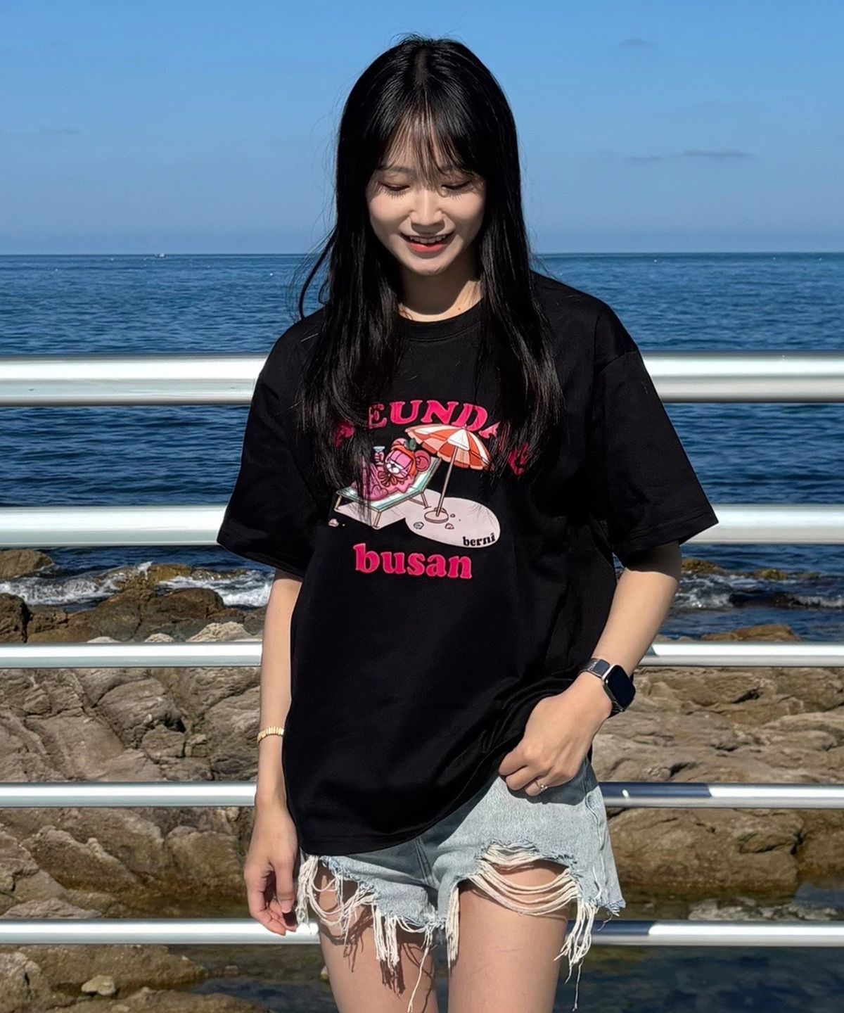 베르니(BERNI) 부산 해운대 홀리데이 반팔티 (블랙)