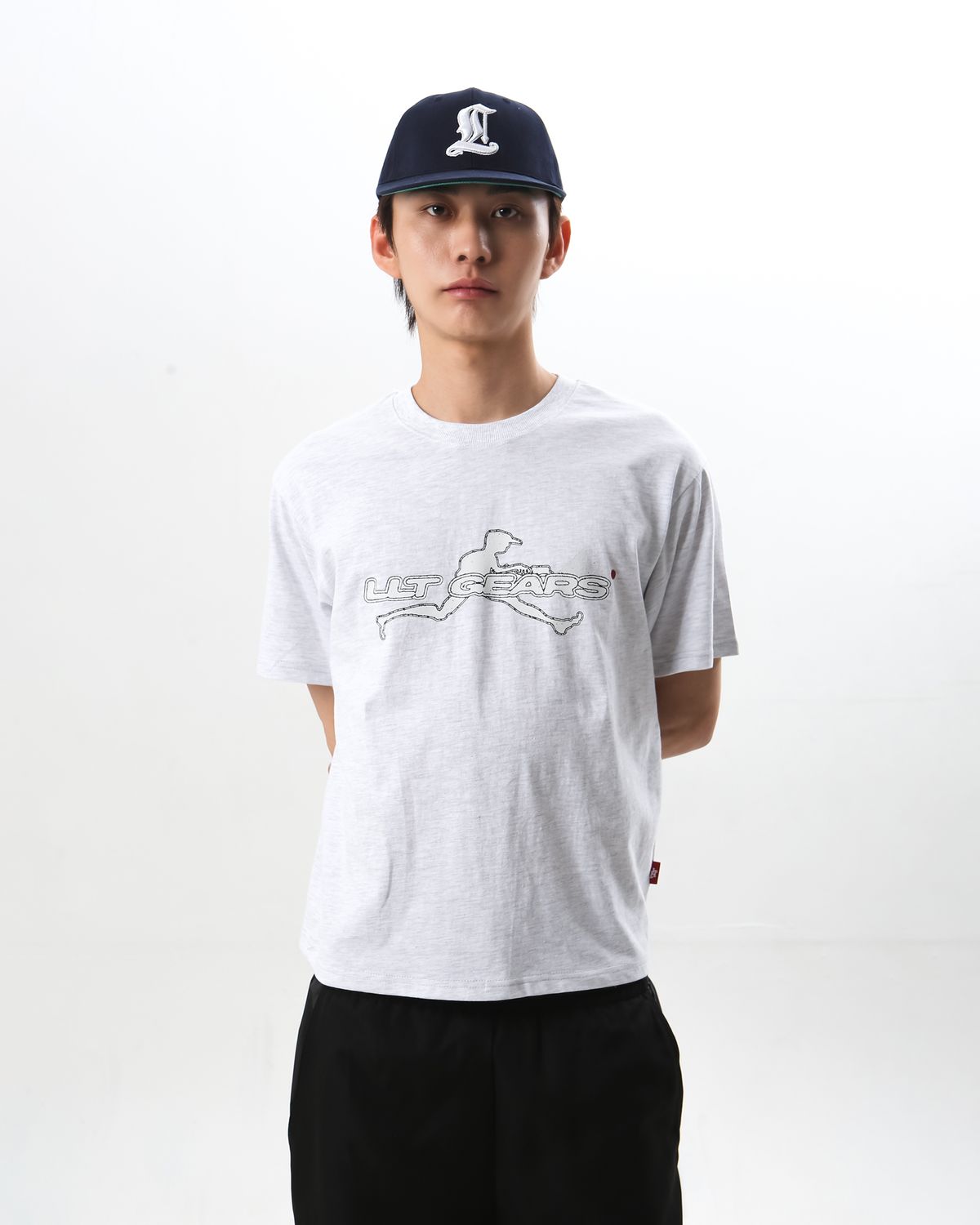 리브라이크디스(LLT) VHS MAN SHORTSLEEVE ASH HEATHER