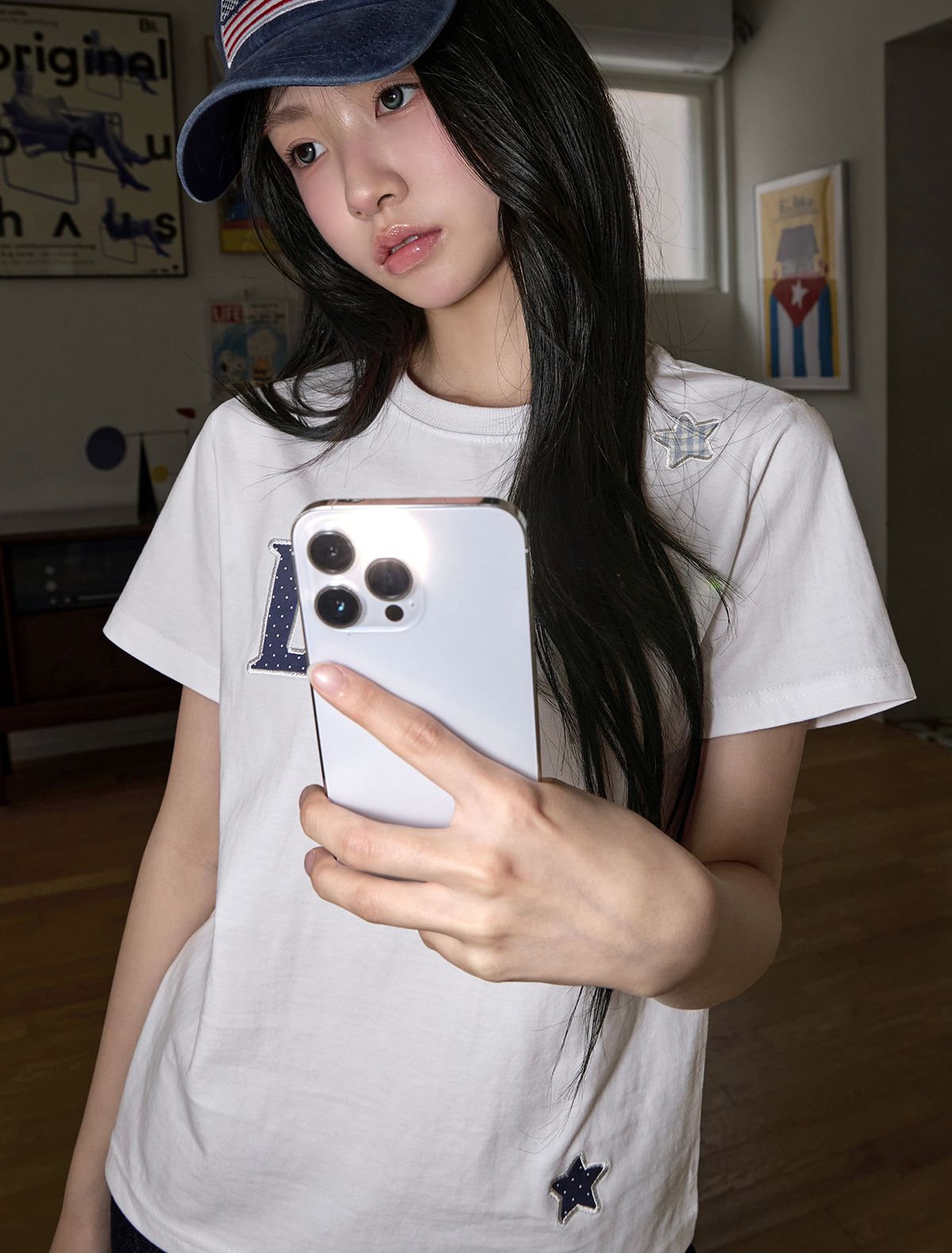 루프(LOOXP) 도트 스타 로고 패치 슬림핏 반팔티 아이보리