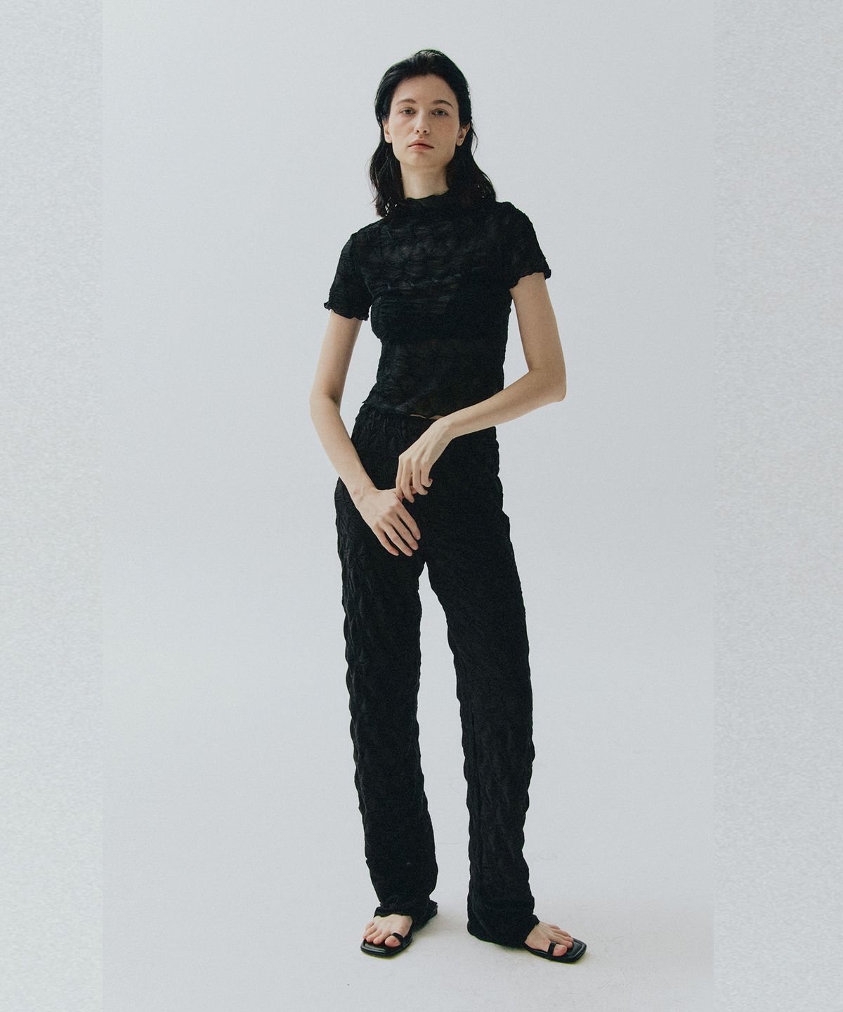 베데르미(VEDERMI) textured sheer banding pants (black)