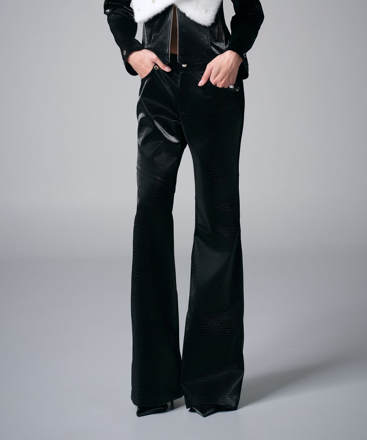 린하린(LYNHALYN) Croc Embossed Low-Rise Bootcut Pants — Black