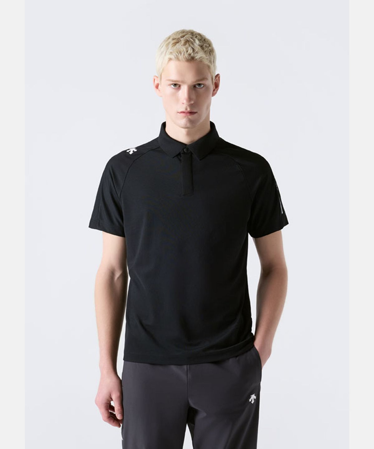 데상트(DESCENTE) 남성 트레이닝 폴로 반팔 티셔츠 블랙 SR321TPS73