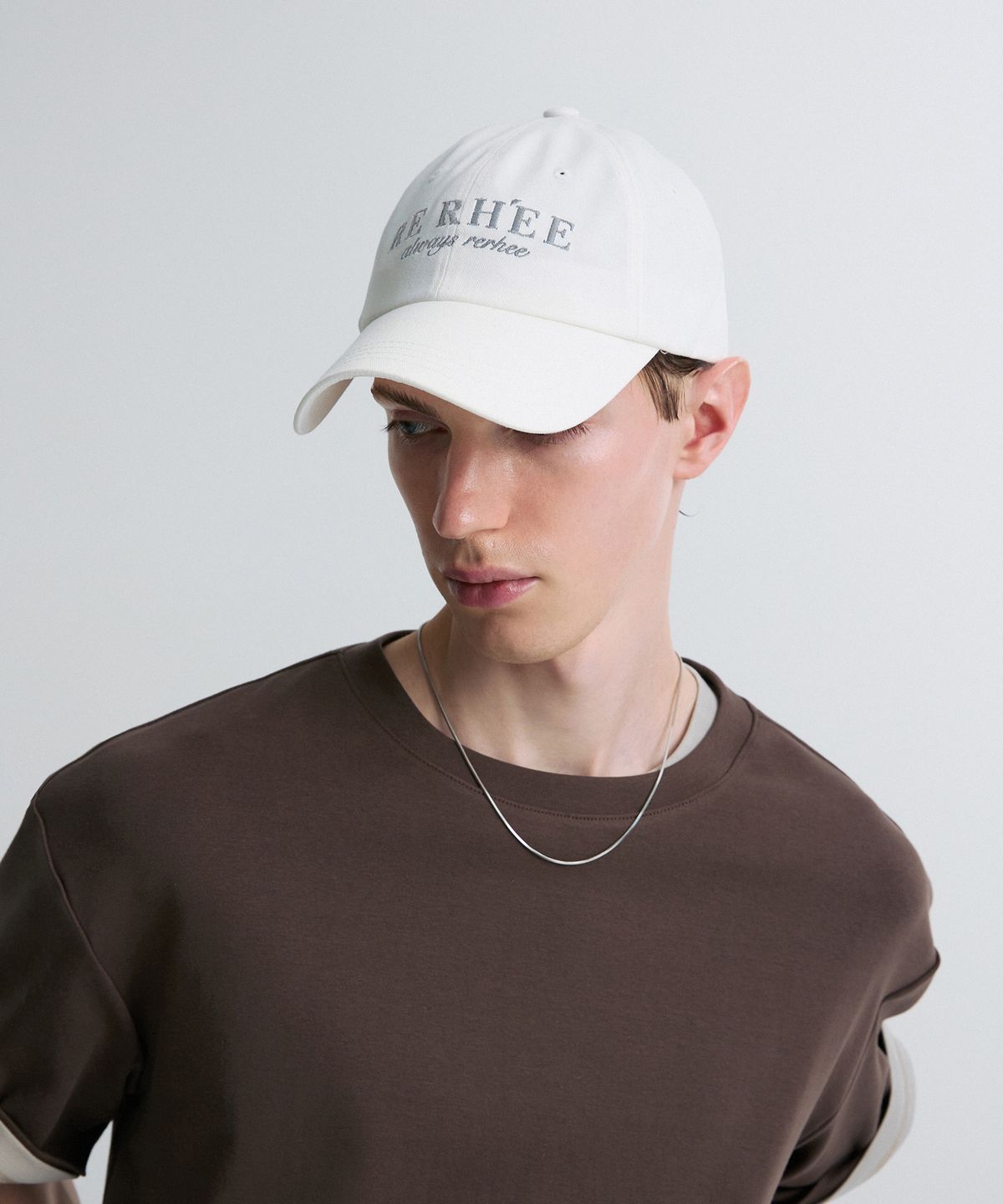 리이 맨(RERHEE MEN) EMBROIDERED LOGO CAP WHITE