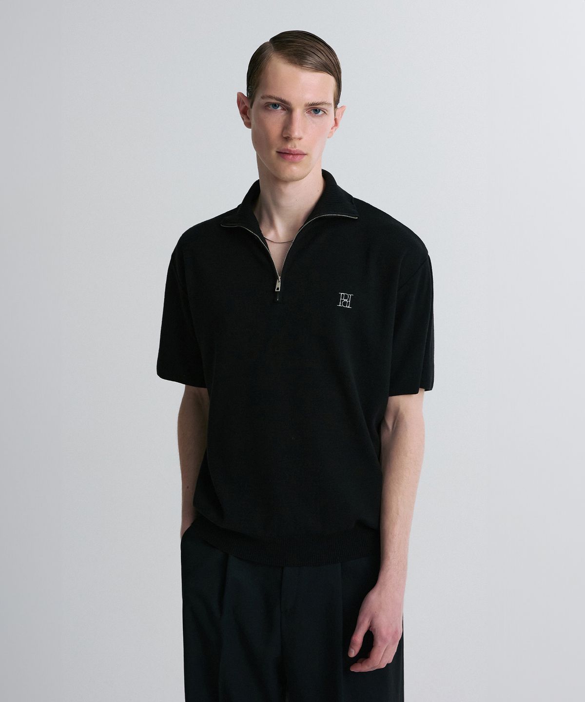 리이 맨(RERHEE MEN) QUARTER-ZIP KNIT POLO SHIRT BLACK