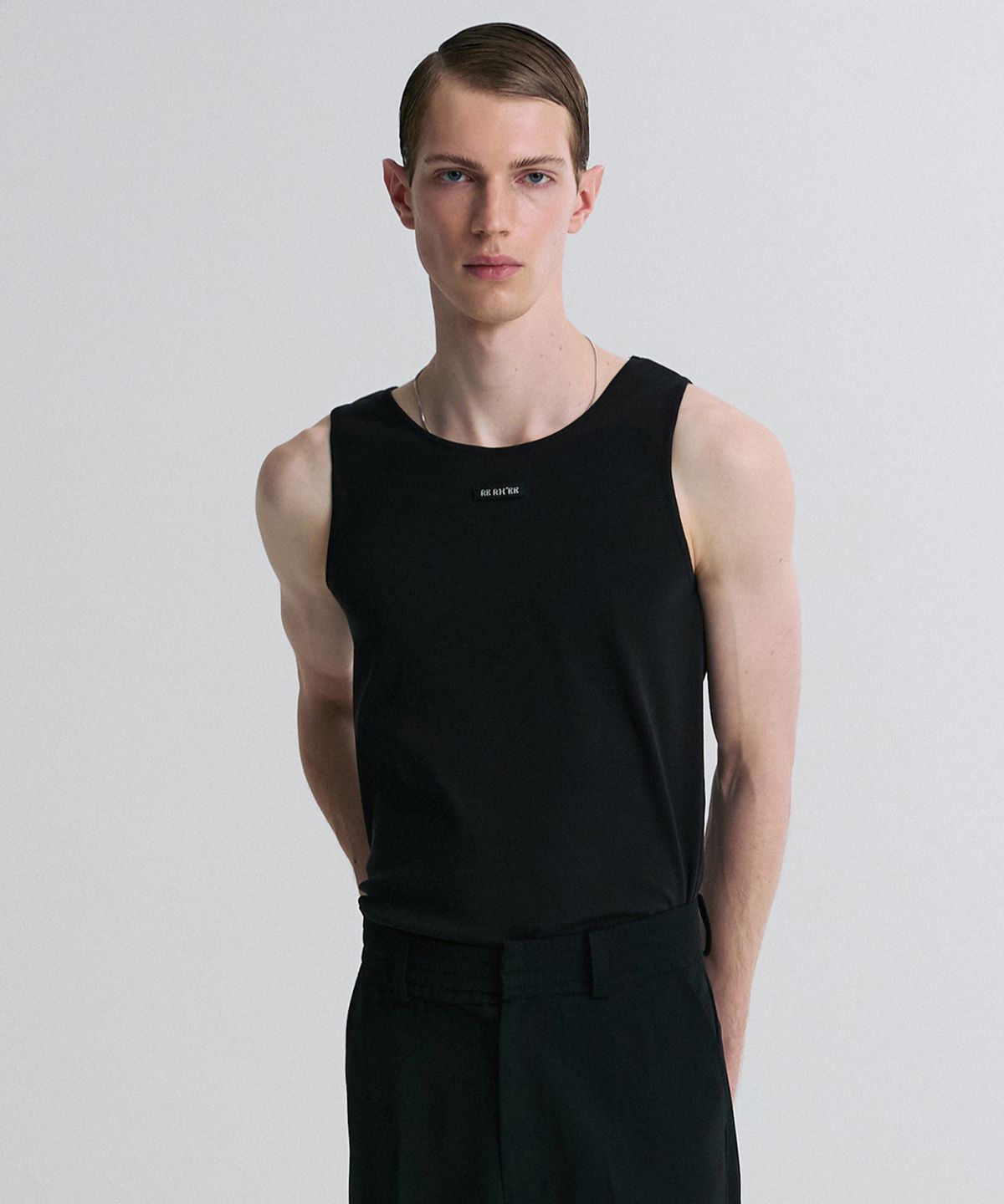 리이 맨(RERHEE MEN) LOGO SLEEVELESS TOP BLACK