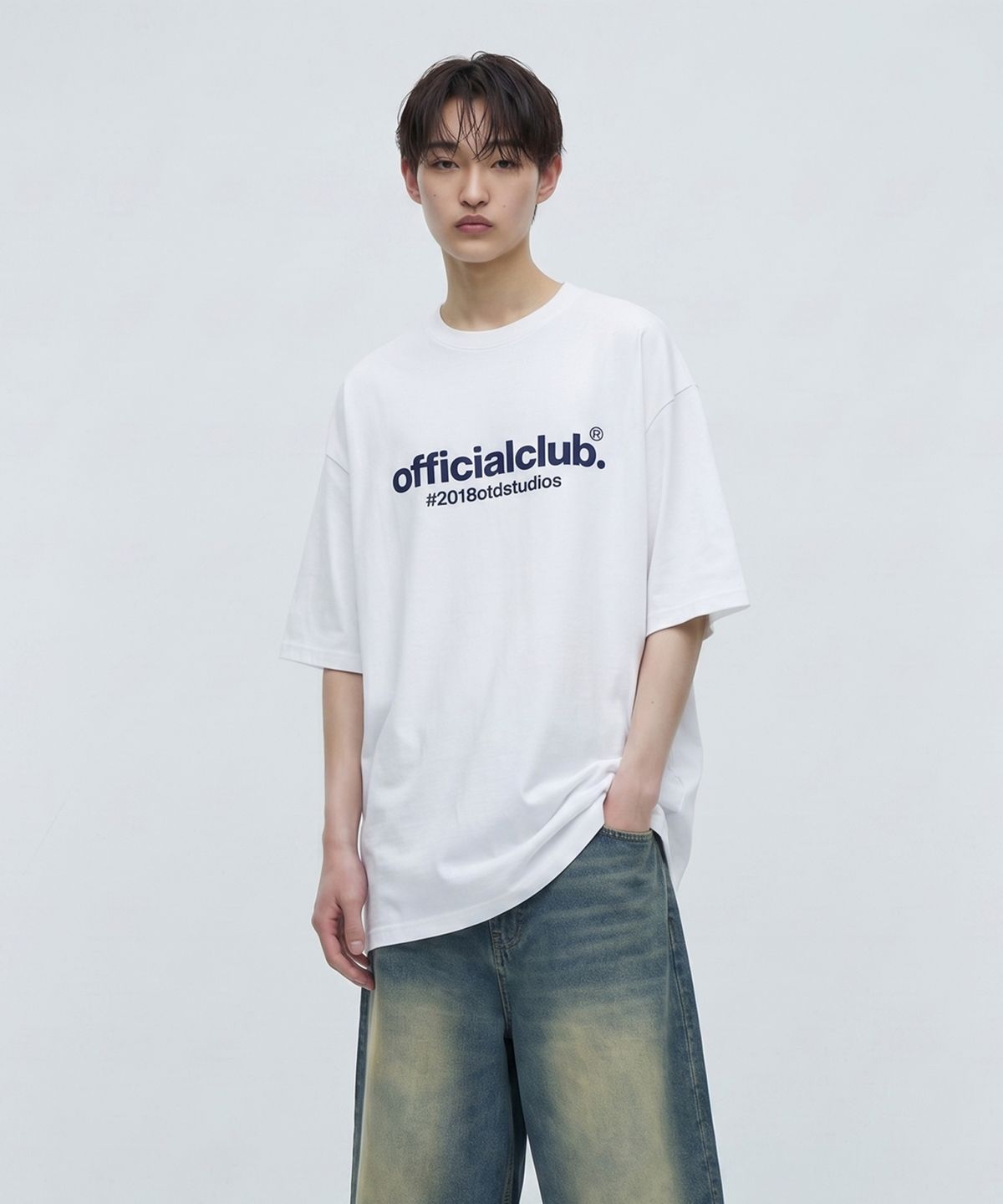 오티디(OTD) 클럽레터링 오버핏 반팔 티셔츠 화이트