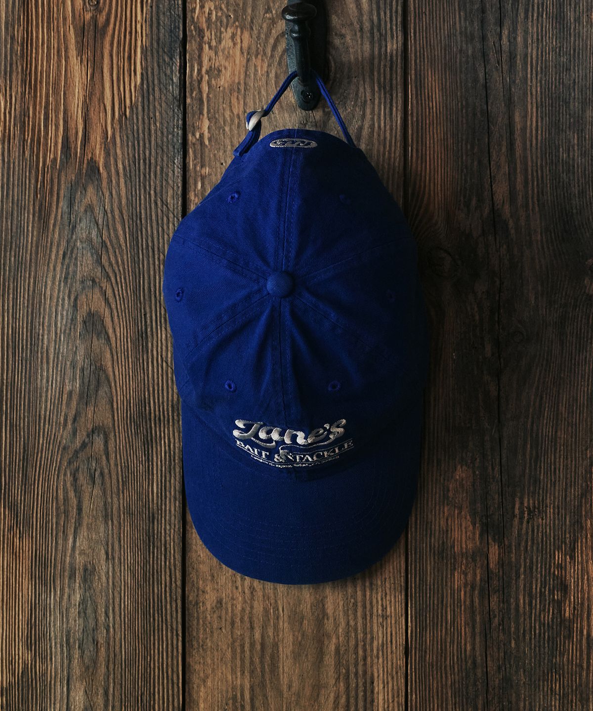 프리즘웍스(FRIZMWORKS) ZANES BAIT & TACKLE LOGO BALL CAP _ BLUE