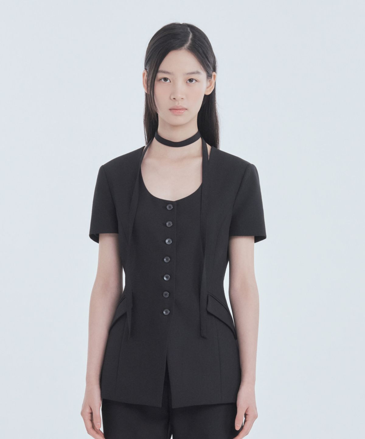 마우솔레움(MAU SOLEUM) Emma Round Neck Half-Sleeve Jacket - Black