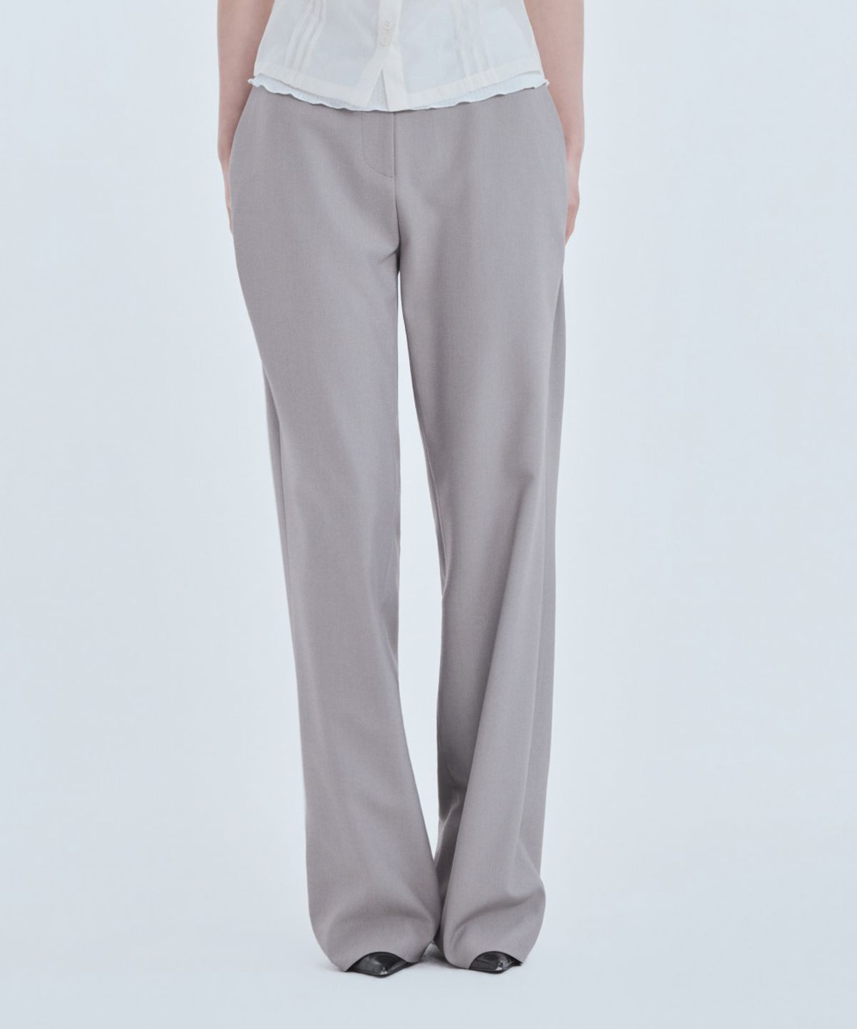 마우솔레움(MAU SOLEUM) Emma Straight Fit Slacks - Ash Beige
