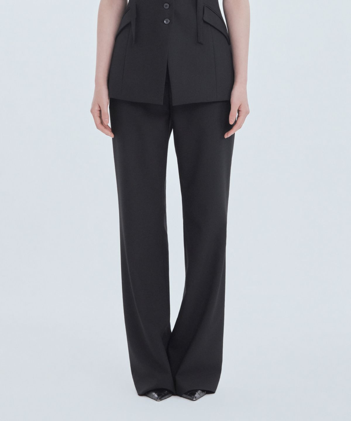 마우솔레움(MAU SOLEUM) Emma Straight Fit Slacks - Black
