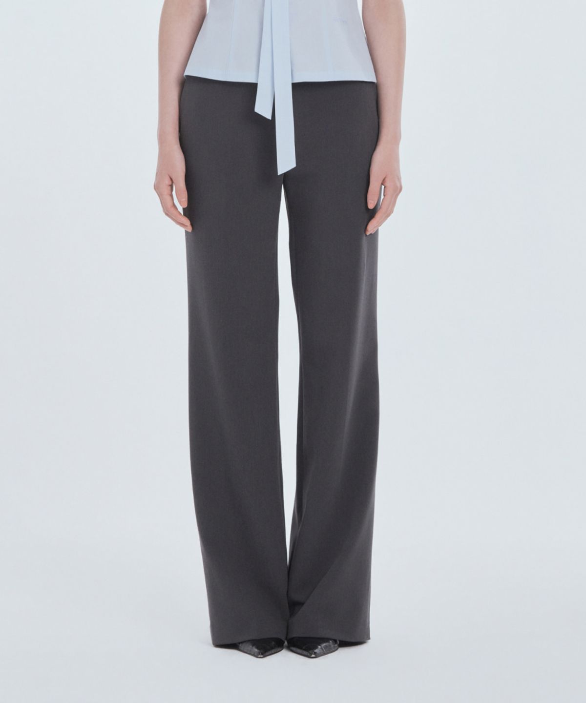 마우솔레움(MAU SOLEUM) Emma Straight Fit Slacks - Charcoal
