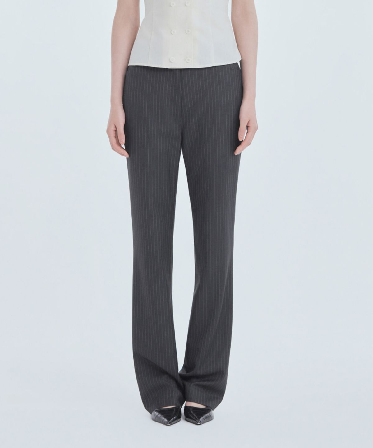 마우솔레움(MAU SOLEUM) Emma Tailored Semi Bootcut Slacks - Chacoal Stripe
