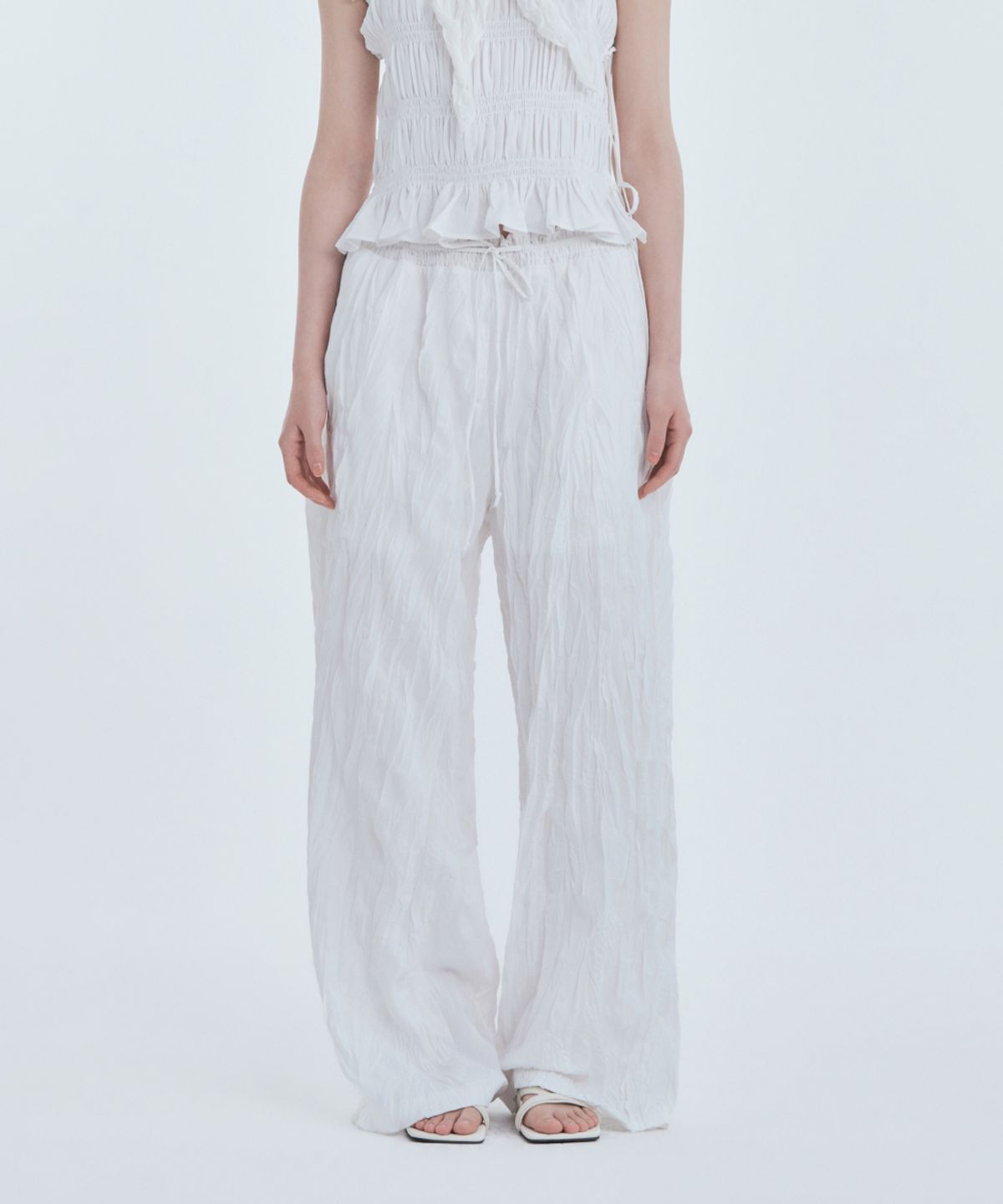 마우솔레움(MAU SOLEUM) Marae Smocked Waist Pants - White