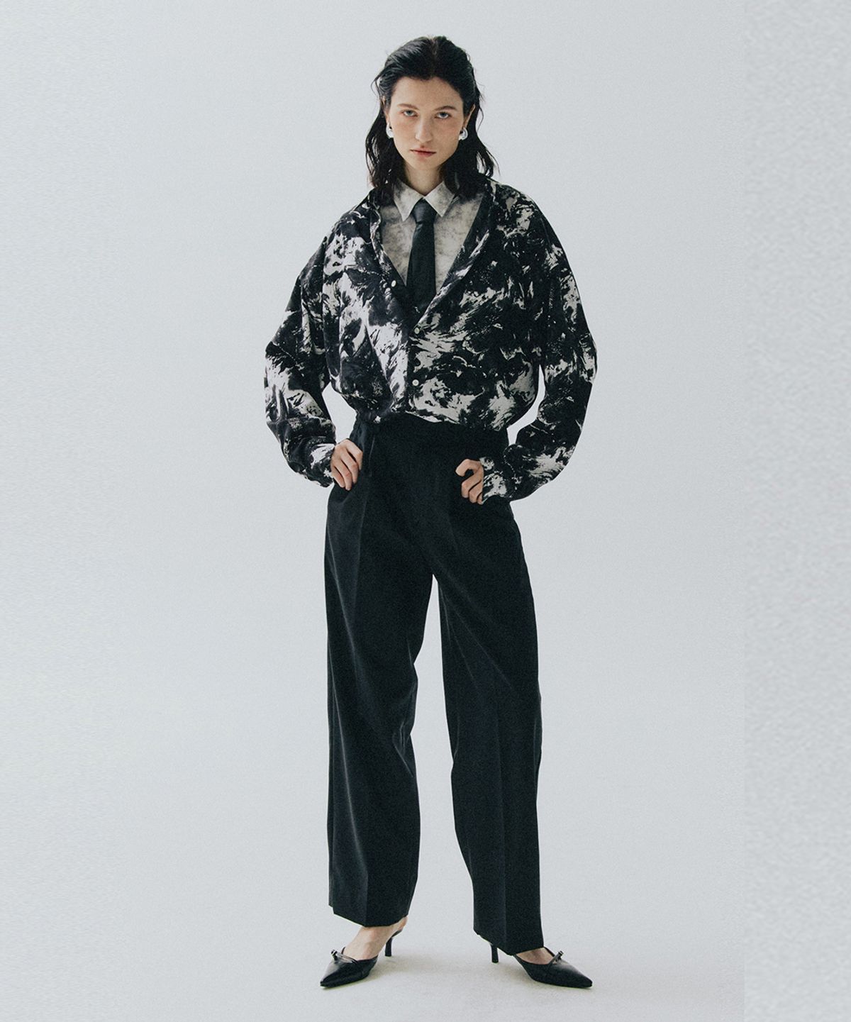 베데르미(VEDERMI) lightweight tailored trouser