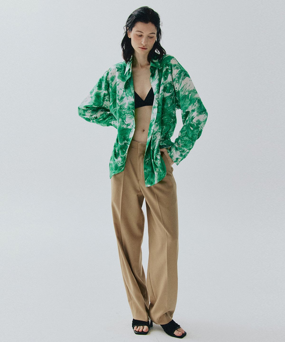 베데르미(VEDERMI) beige relaxed two-tuck trousers