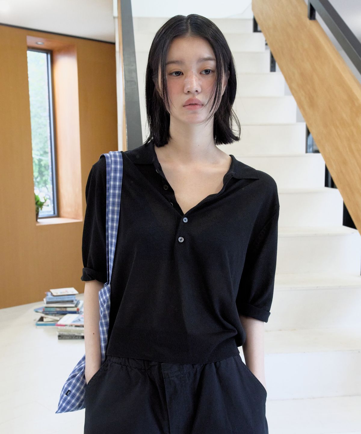 로우클래식(LOW CLASSIC) SHEER LINEN BLENDED POLO SWEATER_BLACK [LC262KN04BK]