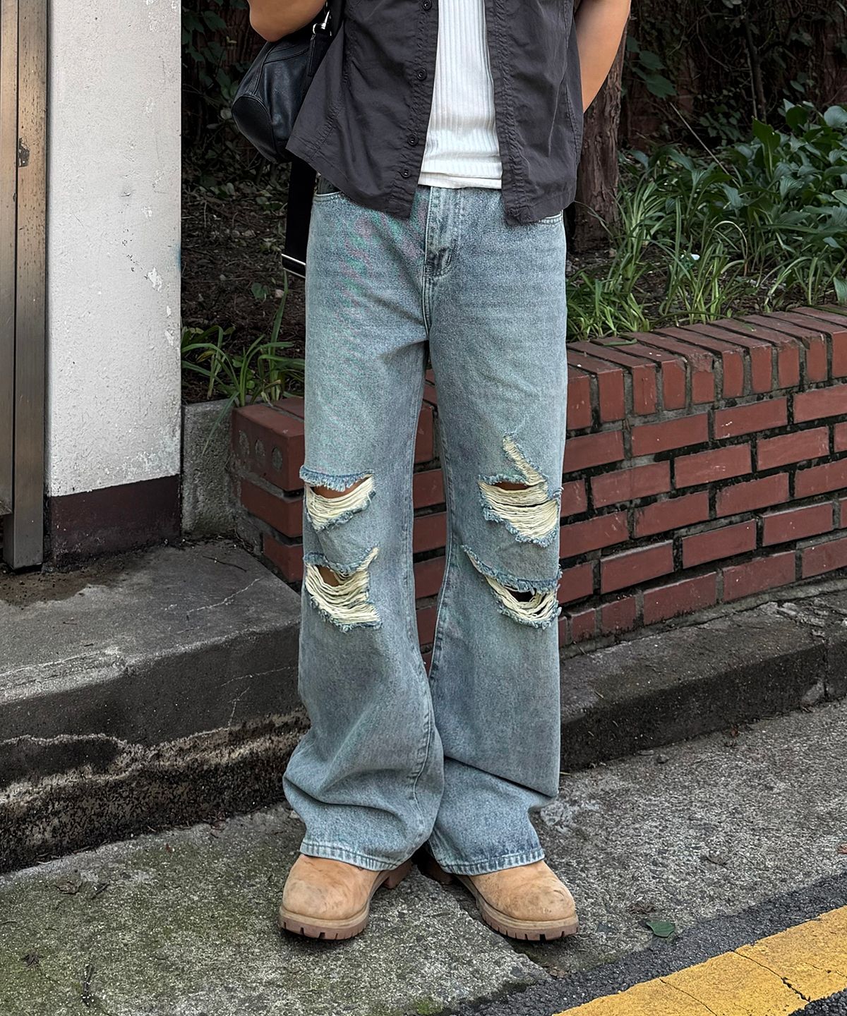 노페이머스(NOFAMOUS) Wide Flare Damage Jeans (Blue)