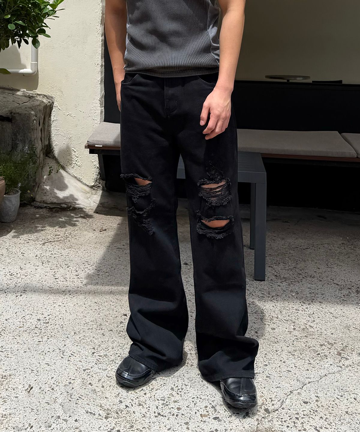 노페이머스(NOFAMOUS) Wide Flare Damage Jeans (Black)