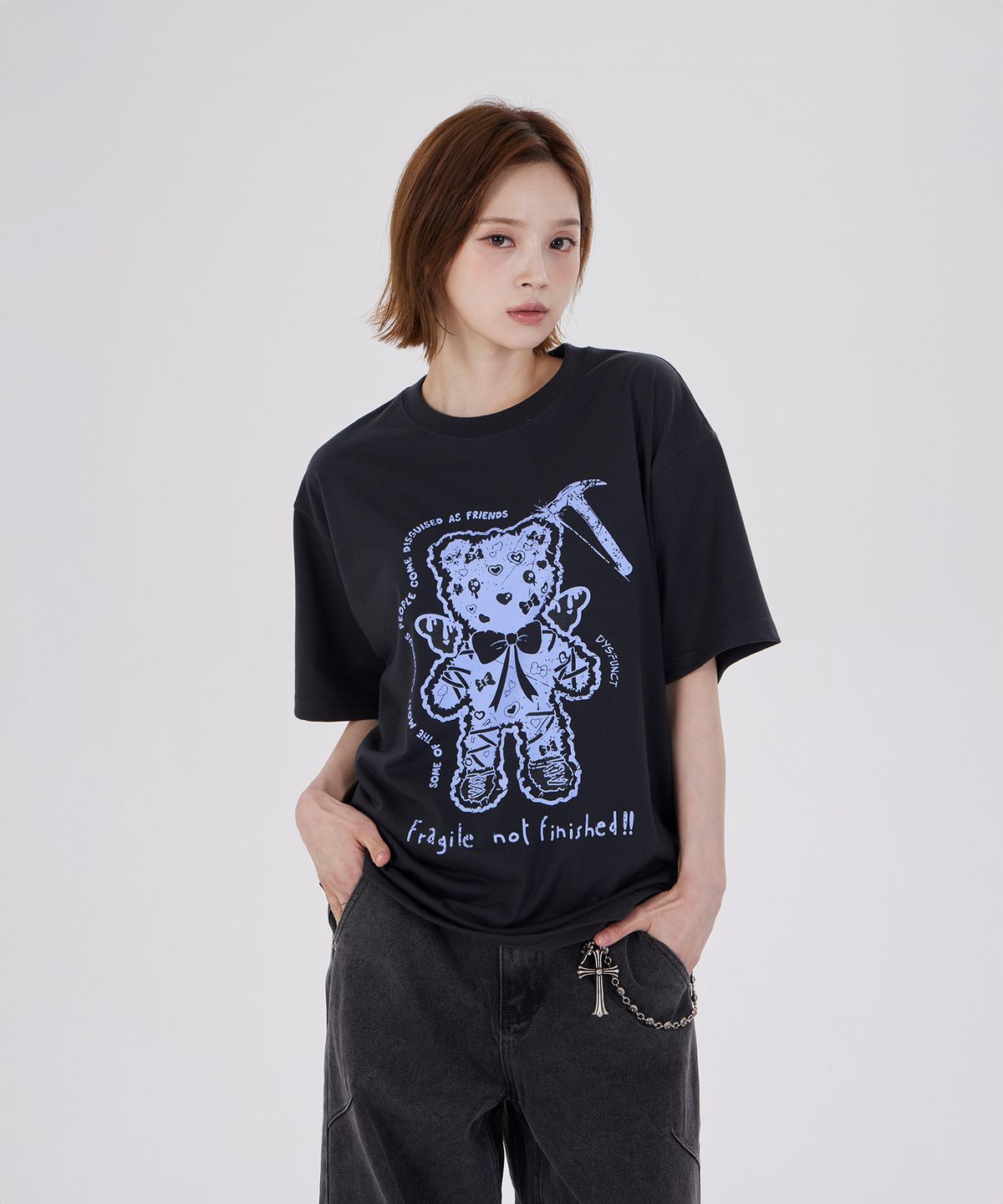 디스펑트(DYSFUNCT) ANGEL HAMMER BEAR T-SHIRT(CHARCOAL)
