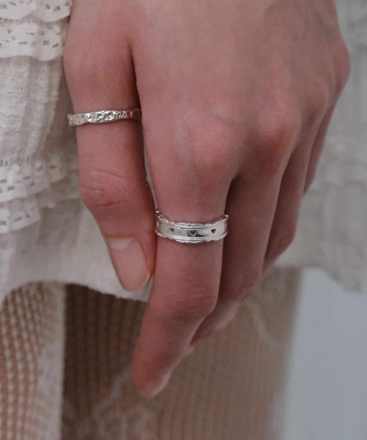 포에트리하우스(POETRYHAUS) LACE HEART PUNCHING RING