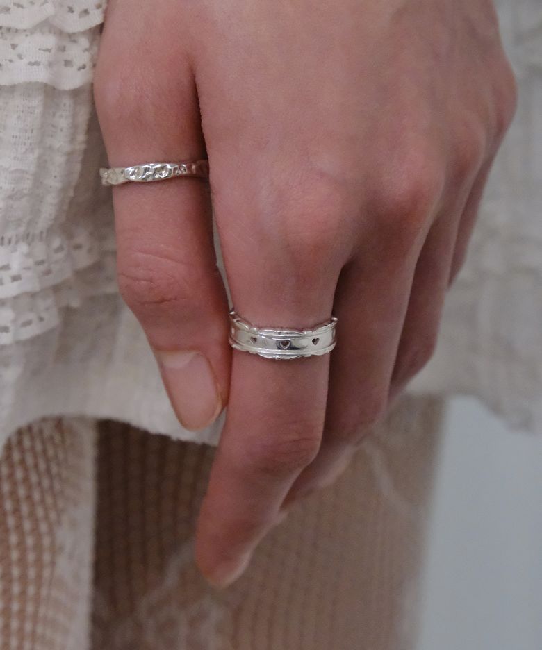 LACE HEART PUNCHING RING