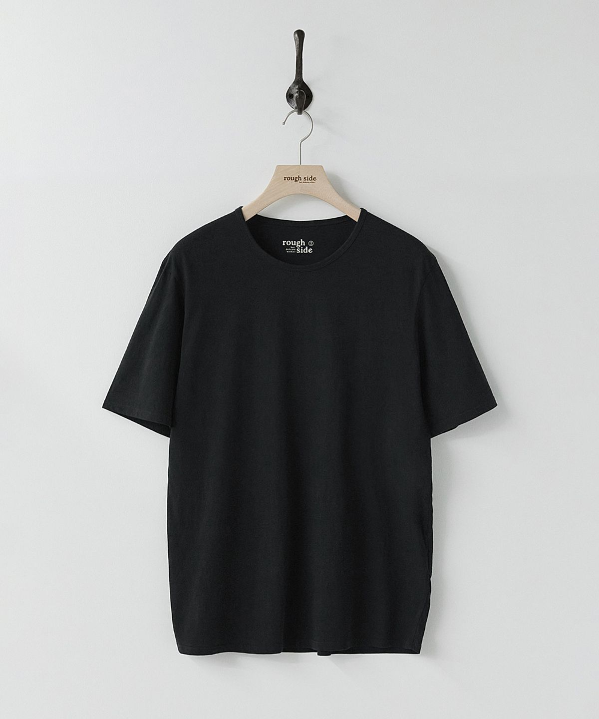 러프사이드(ROUGHSIDE) Scoop Neck T-Shirt Ash Black