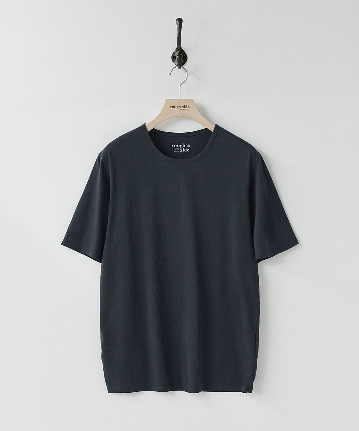 러프사이드(ROUGHSIDE) Scoop Neck T-Shirt Midnight