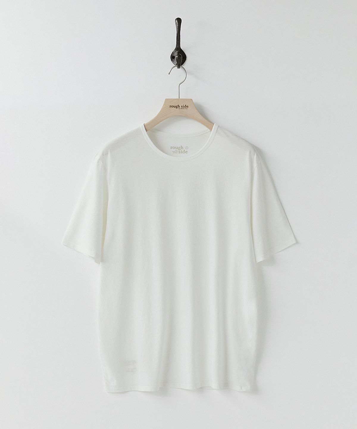 러프사이드(ROUGHSIDE) Scoop Neck T-Shirt Off White