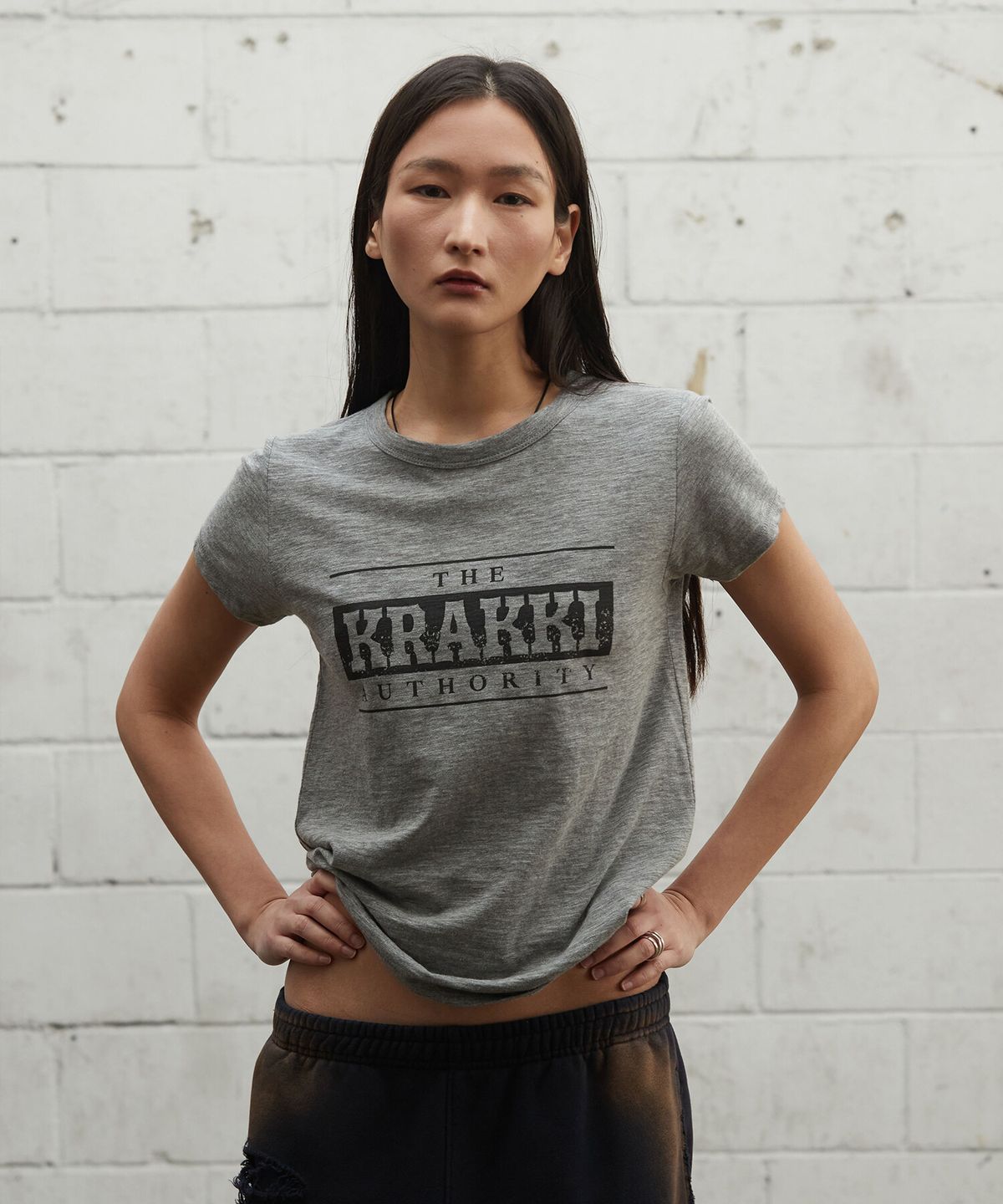 크래키(KRAKKI) [Women] BOX Logo Tee_Grey [KR265PWT472]
