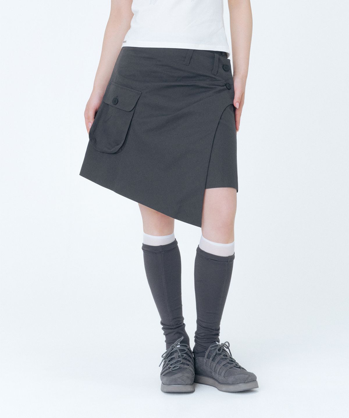미세키서울(MISEKI SEOUL) Hannah side pocket wrap midi skirt CHARCOAL