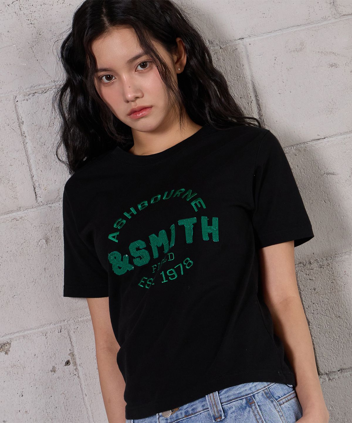 애쉬본&스미스(ASHBOURNE & SMITH) [우먼] ASHBOURNE&SMITH 패치 반팔티 ASH1013_블랙