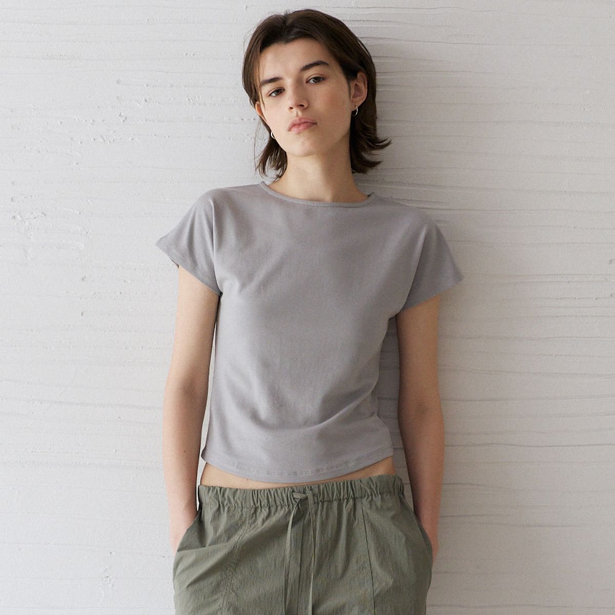 노우드(NOEUD) Seamless-Line Tee (Beige Gray)